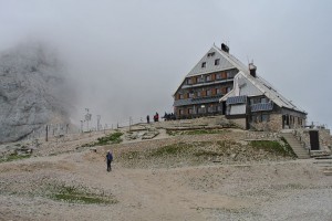 Triglavski dom na Kredarici 2515m 